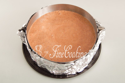Для выпечки генуэзского шоколадного бисквита понадобится форма (диаметром 20-24 см)