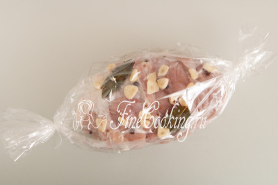 Запекать будущую домашнюю буженину можно разными способами