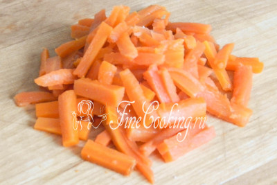 Теперь остается разобраться с морковью, которая к этому времени как раз стала мягкой