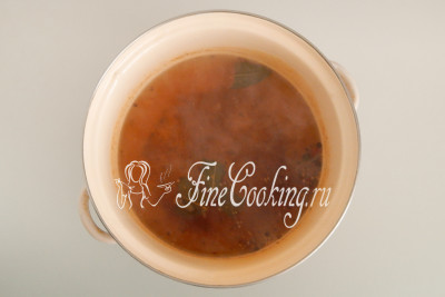 Ставим на огонь и доводим до кипения