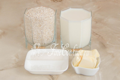 Итак, перед вами продукты, необходимые для приготовления молочной ячневой каши в мультиварке: крупа ячневая, молоко (любой жирности), соль, сахар и сливочное масло
