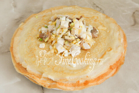 Блинные мешочки с курицей и грибами. Шаг 6