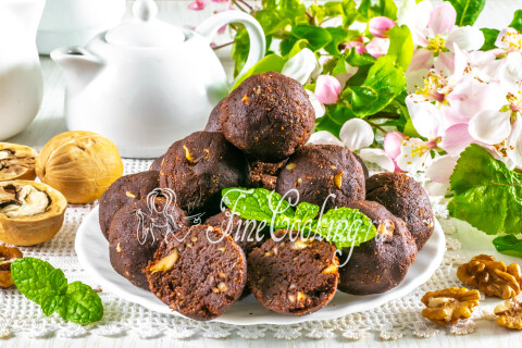 Готовое блюдо: Домашние шоколадные конфеты с орехами и манкой