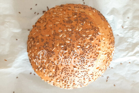 Домашний белый хлеб с семенами льна и подсолнечника в духовке. Шаг 12