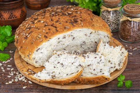 Домашний белый хлеб с семенами льна и подсолнечника в духовке. Шаг 14