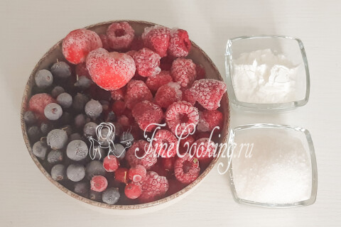 Домашний шоколадный торт со сливочным кремом и ягодами. Шаг 13