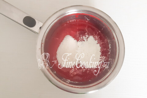 Домашний шоколадный торт со сливочным кремом и ягодами. Шаг 17