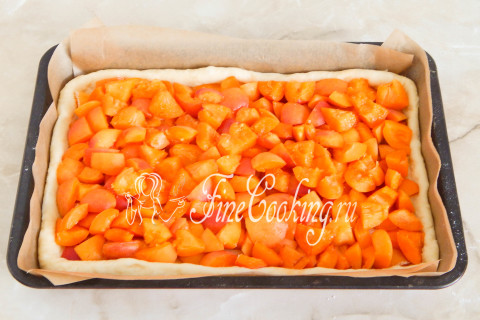 Дрожжевой пирог с абрикосами. Шаг 16
