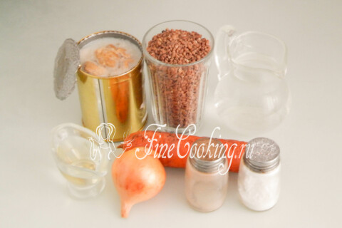 Гречка  с тушенкой и овощами. Шаг 1
