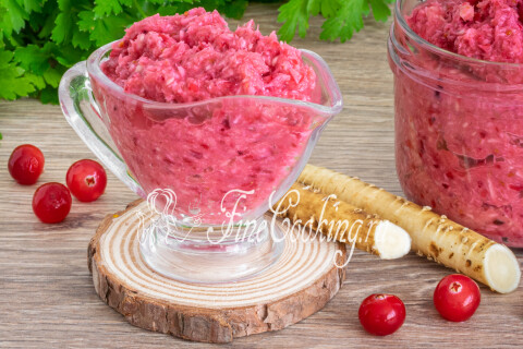 Готовое блюдо: Хрен с клюквой и медом