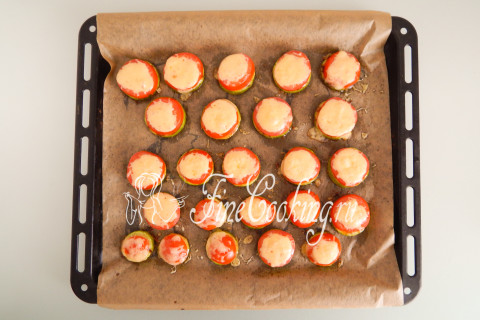 Кабачки с помидорами и сыром в духовке. Шаг 11