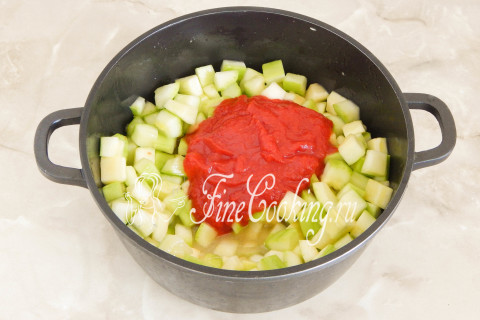 Кабачки в томатном соусе на зиму. Шаг 7