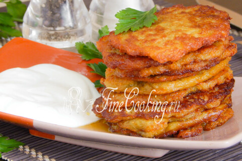 Готовое блюдо: Картофельные драники с морковью