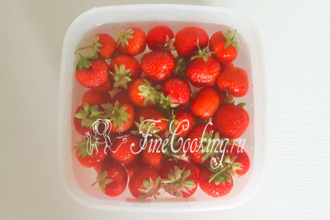 Клубника на зиму целыми ягодами (Как заморозить клубнику на зиму). Шаг 2