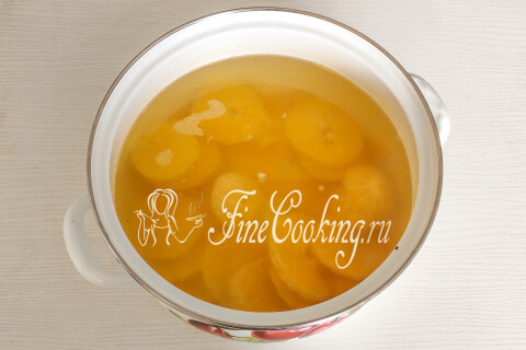 Компот из апельсинов в кастрюле. Шаг 8