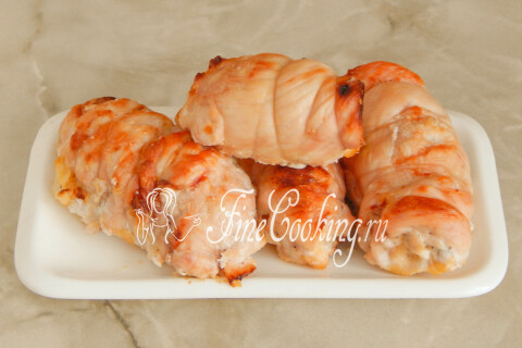 Куриные рулетики с ананасами. Шаг 10