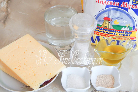 Лепешки на сковороде с сыром. Шаг 1