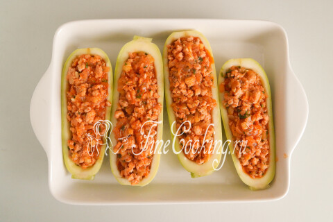 Лодочки из кабачков с фаршем и сыром в духовке. Шаг 10