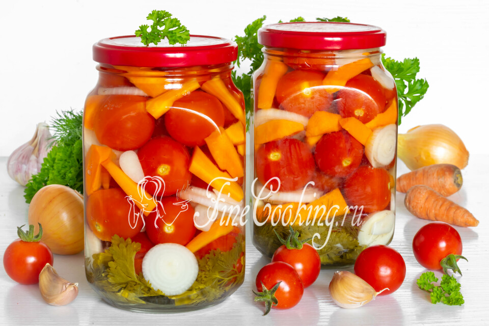 Маринованные помидоры с морковью, луком и чесноком на зиму — готовое блюдо