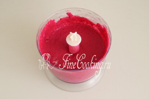 Мусс из свеклы с селедкой. Шаг 9