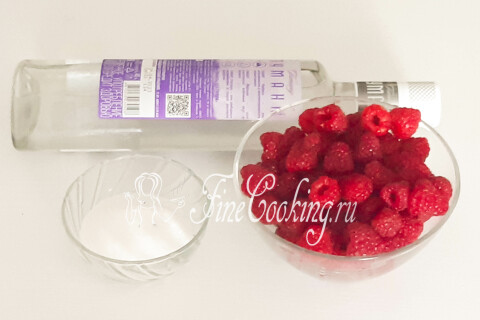 Продукты для настойки из малины: водка, малина и сахарный песок