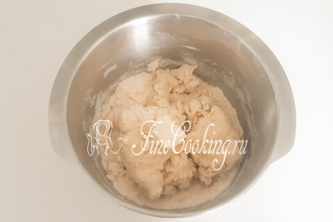 Пасхальный кулич со сгущенкой и изюмом. Шаг 4