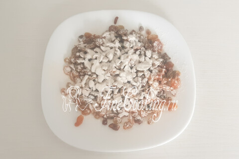 Пасхальный кулич со сгущенкой и изюмом. Шаг 13