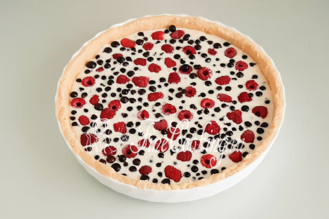 Песочный пирог с ягодами. Шаг 10