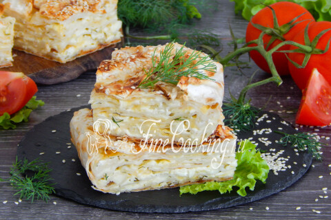 Готовое блюдо: Пирог из лаваша с сыром и зеленью