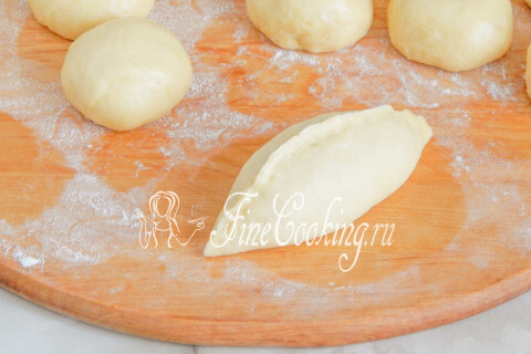 Пирожки с мясом в духовке. Шаг 14
