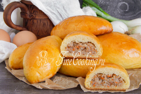 Готовое блюдо: Пирожки с мясом в духовке