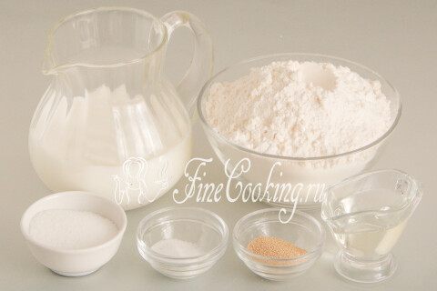 Пышные лепешки на кефире с мясной начинкой в духовке. Шаг 1