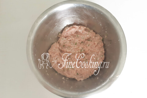 Пышные лепешки на кефире с мясной начинкой в духовке. Шаг 9