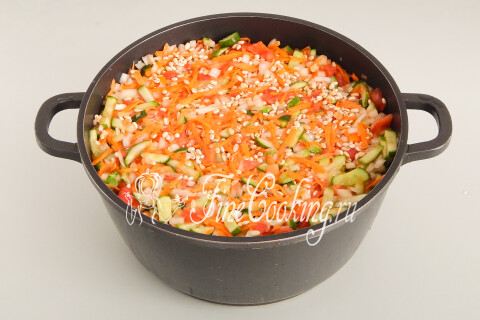Рассольник с перловкой и свежими огурцами на зиму. Шаг 10