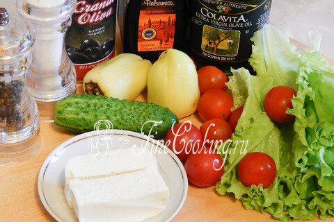 Салат греческий с брынзой. Шаг 1