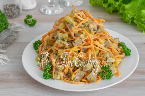 Готовое блюдо: Салат из печени и корейской моркови