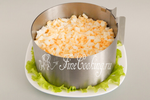 Салат с ананасом, ветчиной и кукурузой. Шаг 9