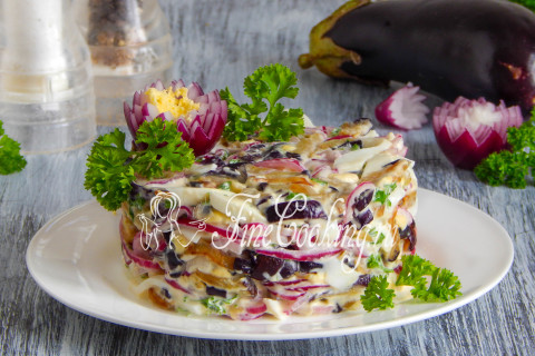 Салат с баклажанами, яйцом и маринованным луком. Шаг 16