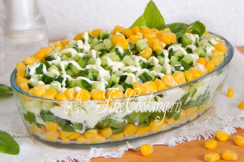 Готовое блюдо: Салат с кукурузой и щавелем