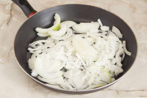 Салат с курицей и солеными огурцами. Шаг 3