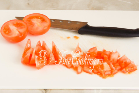 Салат с пекинской капустой и помидорами. Шаг 3