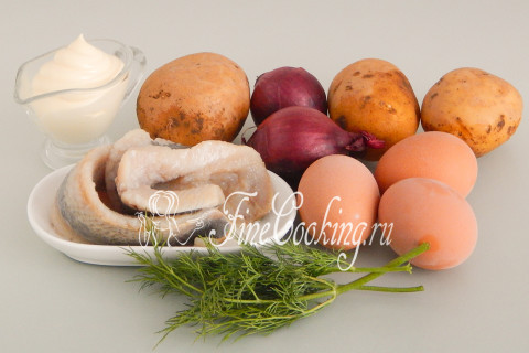 Салат с селедкой, картофелем и яйцами. Шаг 1