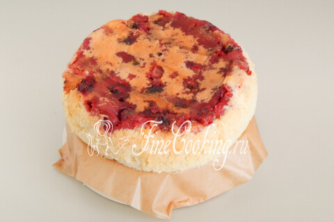 Шарлотка с клубникой. Шаг 14