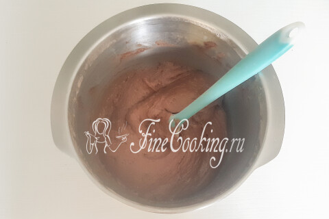 Шоколадный пирог с кабачком и орехами в духовке. Шаг 11