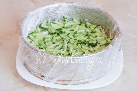 Слоеный салат с тунцом. Шаг 10
