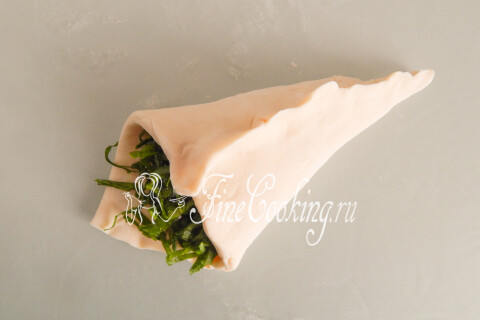 Слойки со щавелем из слоеного теста. Шаг 8