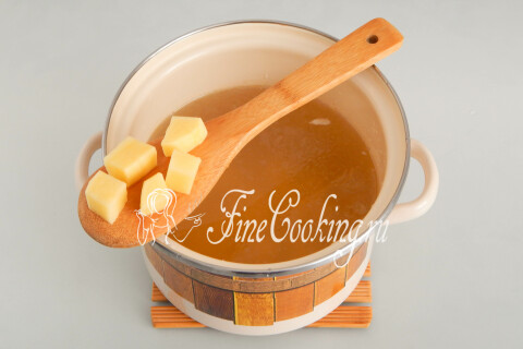 Суп с яйцом и стручковой фасолью. Шаг 2