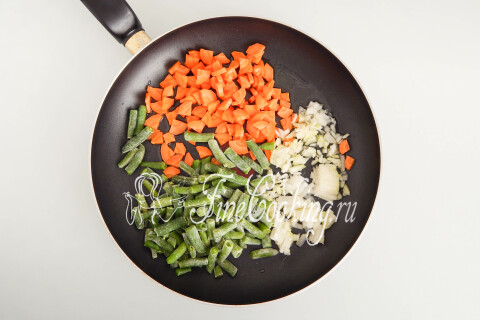 Суп с яйцом и стручковой фасолью. Шаг 3
