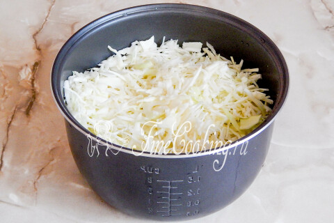 Свежая капуста, тушеная в мультиварке. Шаг 3