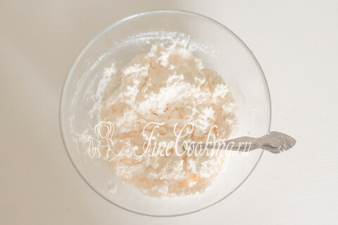 Сырники из рикотты на сковороде. Шаг 5